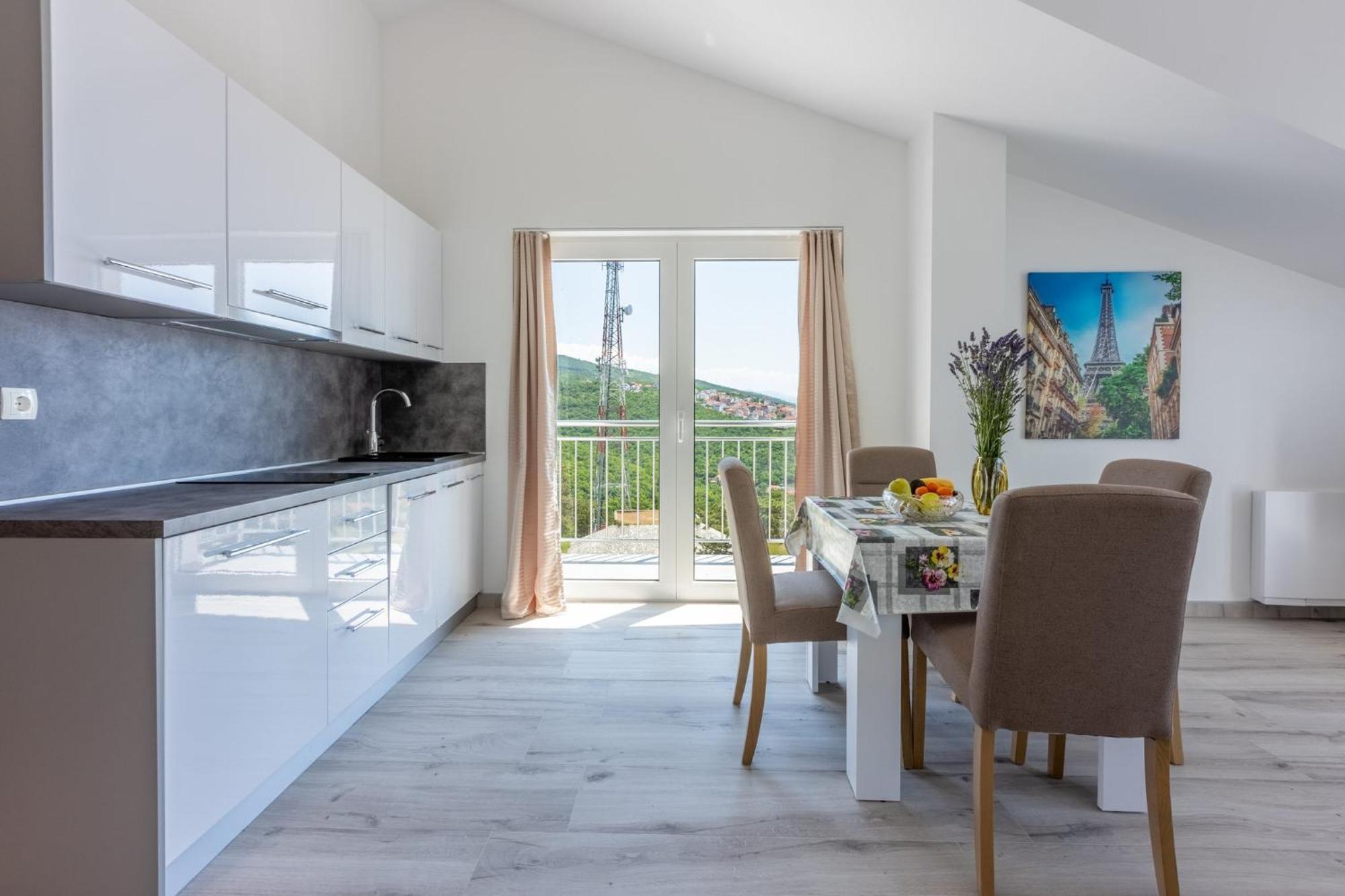Sunshine D Apartment